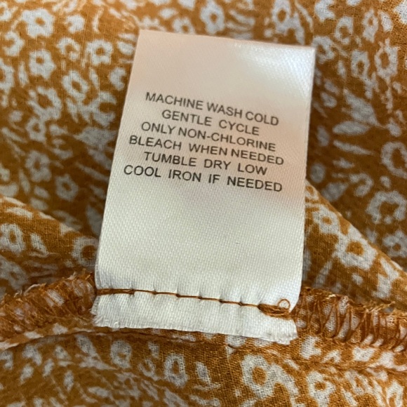 Chic Ruffle Sleeve Blouse - Brown - Picture 7 of 7